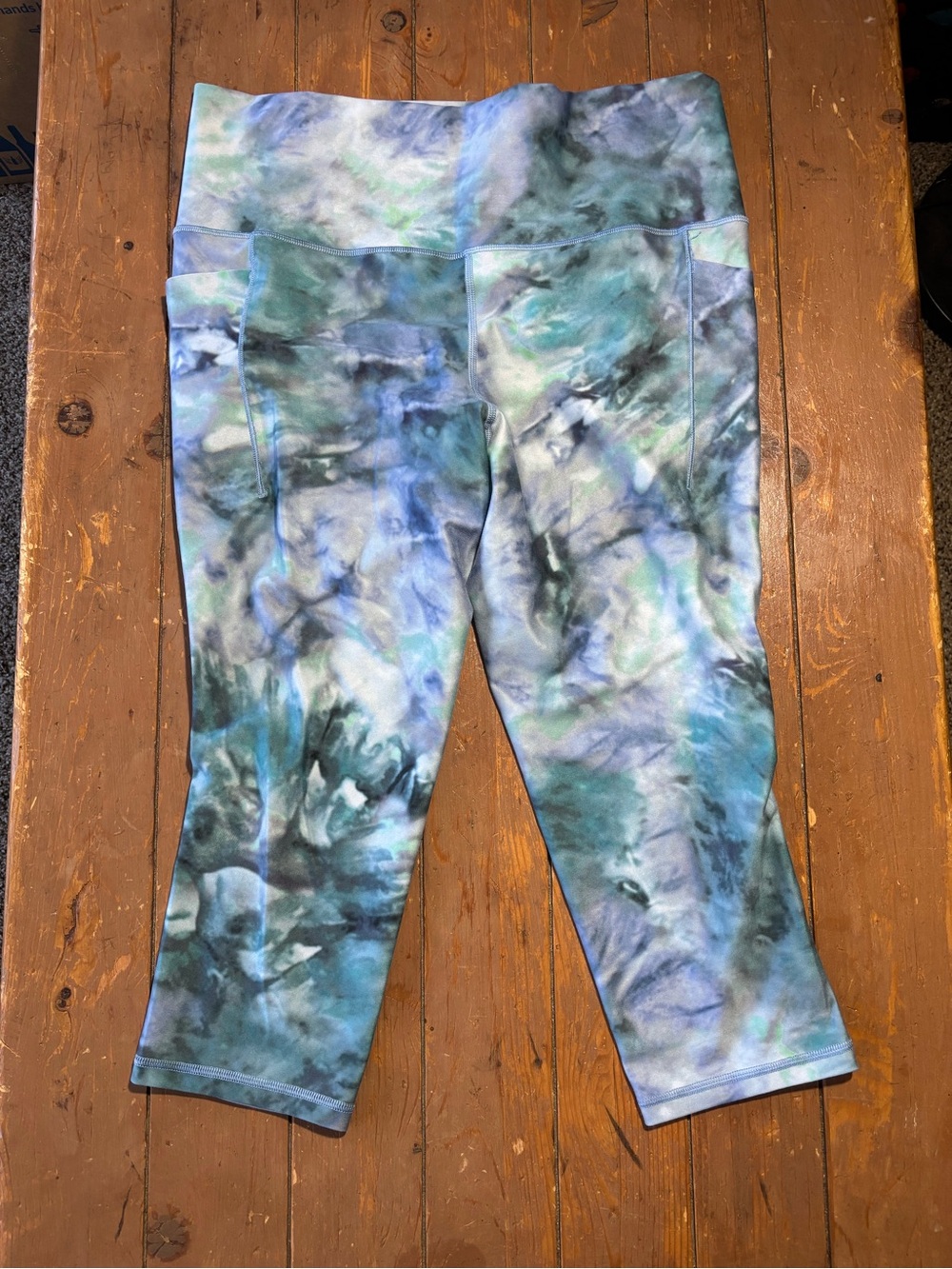 Athleta Salutation Stash Pocket II Capri Blue Green Tie Dye Leggings